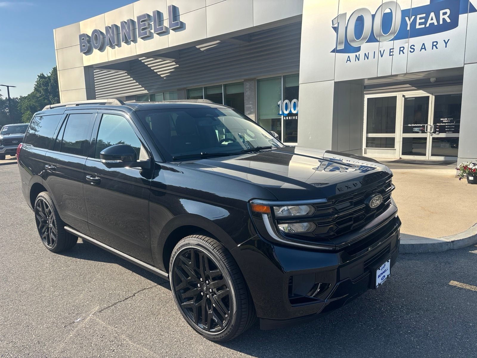 2026 Ford Expedition Platinum in Agate Black Metallic — front three-quarter view