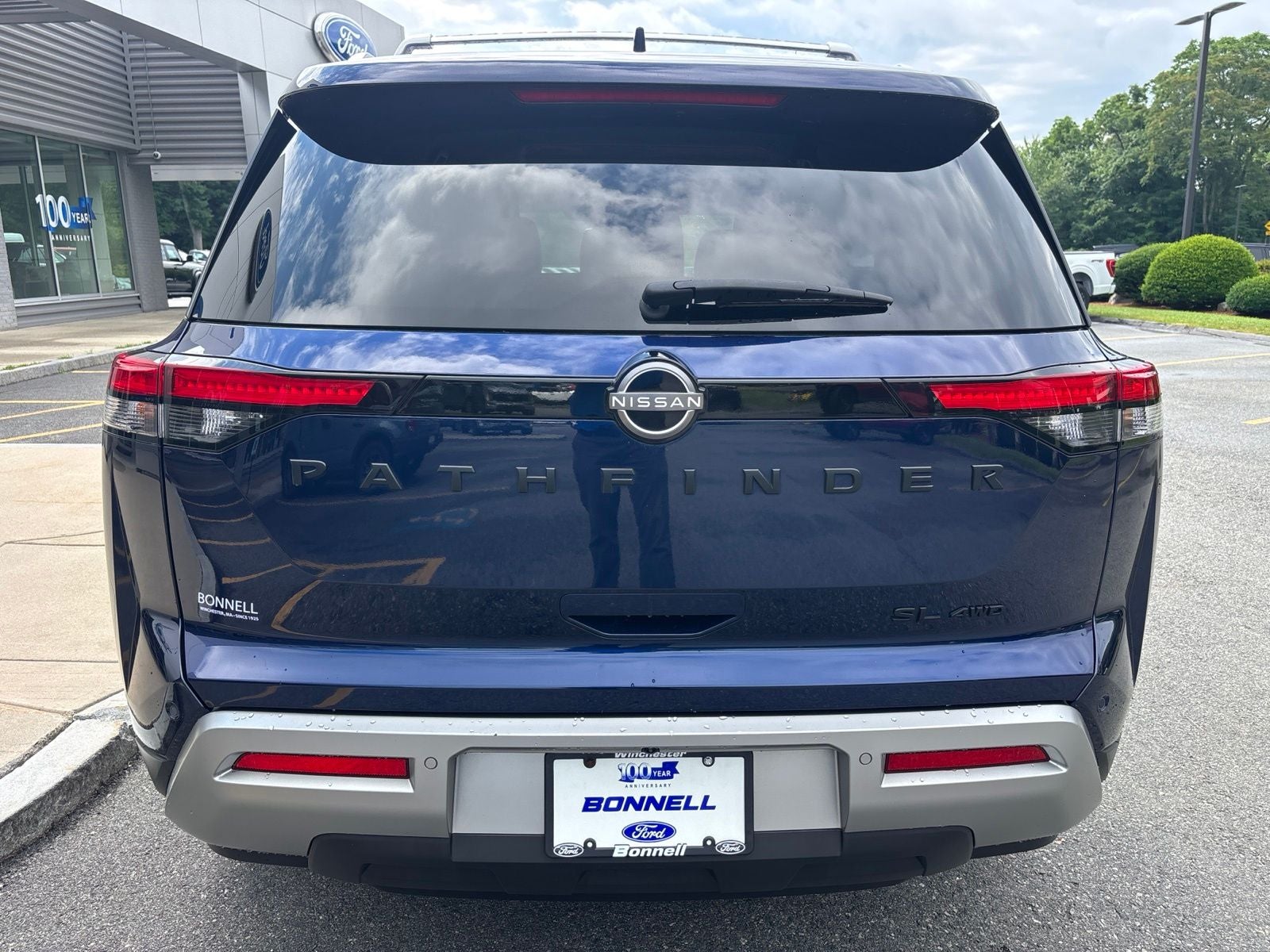 2022 Nissan Pathfinder — interior view