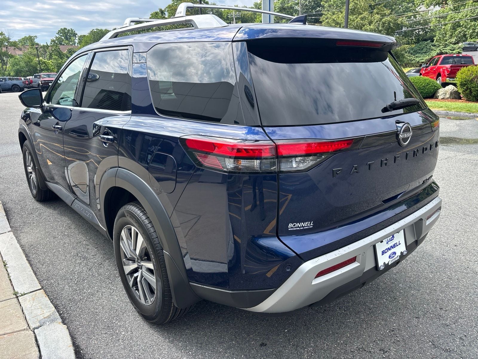 2022 Nissan Pathfinder — detail view